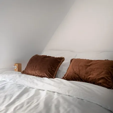 Apartment Properunit Bright In Old Town With Ac