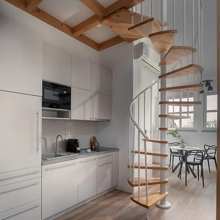 Properunit Bright In Old Town With Ac Apartment