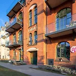 Properunit Bright In Old Town With Ac Lejlighed